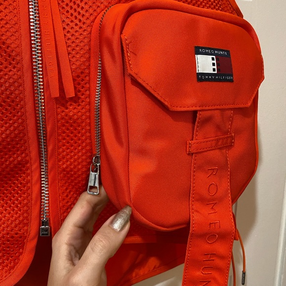 Tommy Hilfiger TOMMYXROMEO Tactical Vest in Neon Orange Size Small - Picture 13 of 16